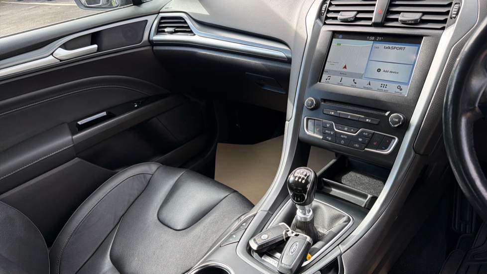 Ford Mondeo 2.0 EcoBlue Titanium Edition 5dr Diesel Hatchback - Image 14
