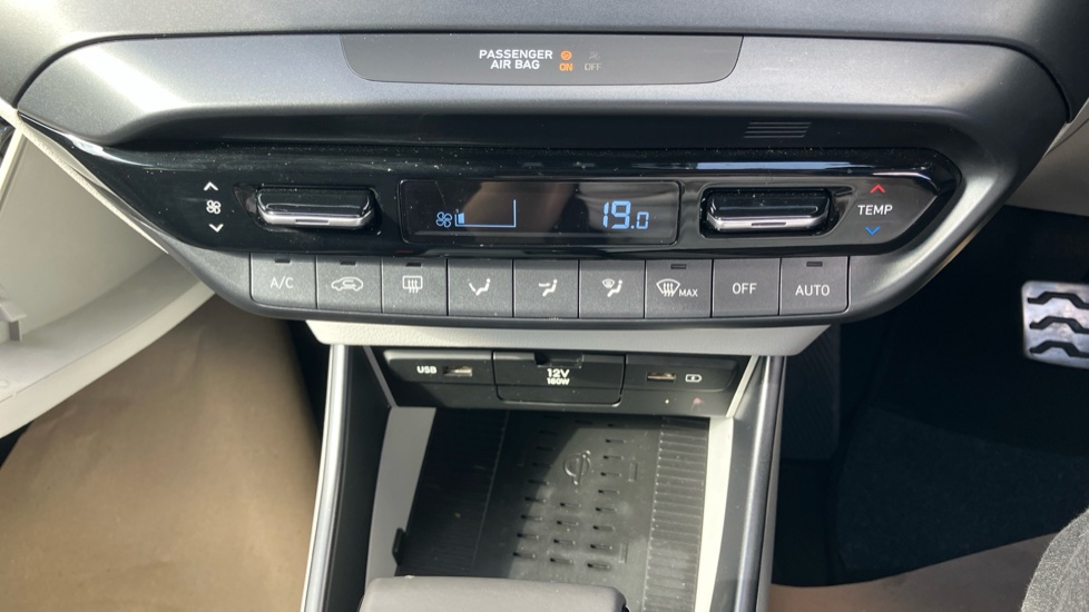Hyundai BAYON 1.0 TGDi 48V MHEV Ultimate 5dr DCT Petrol Hatchback - Image 30