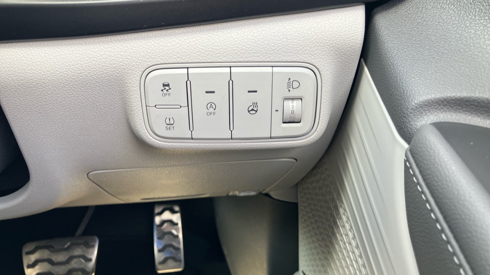 Hyundai BAYON 1.0 TGDi 48V MHEV Ultimate 5dr DCT Petrol Hatchback - Image 39