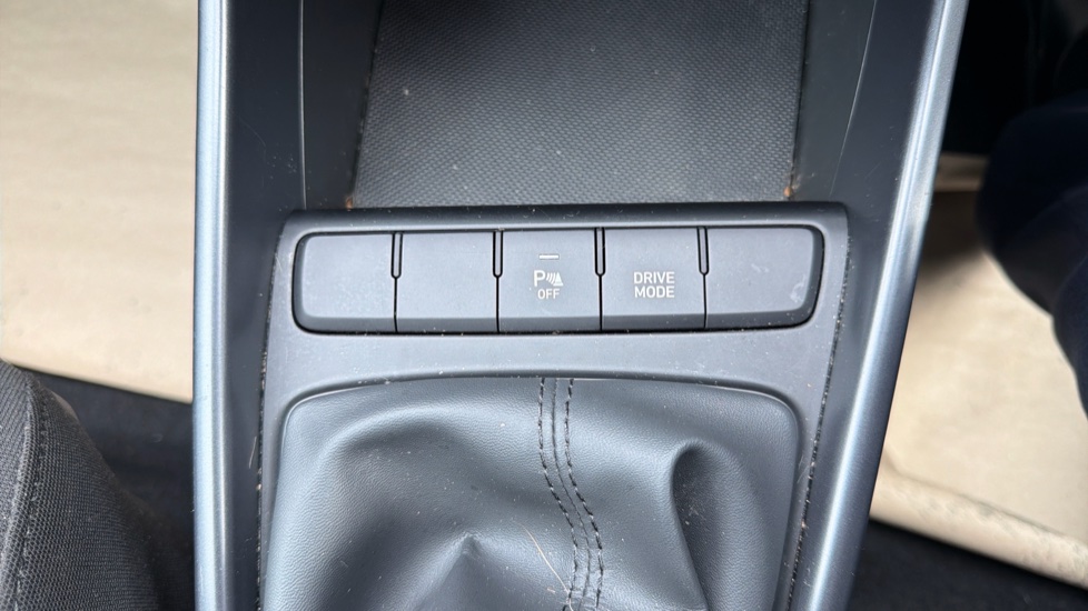 Hyundai BAYON 1.0 TGDi 48V MHEV SE Connect 5dr Petrol Hatchback - Image 29