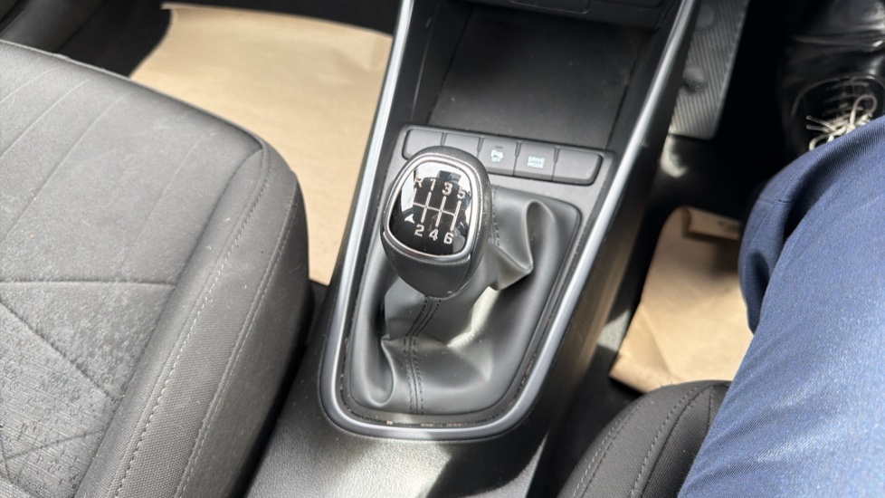 Hyundai BAYON 1.0 TGDi 48V MHEV SE Connect 5dr Petrol Hatchback - Image 30