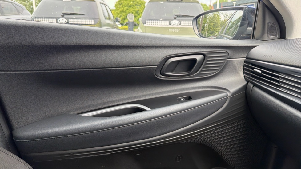 Hyundai BAYON 1.0 TGDi 48V MHEV SE Connect 5dr Petrol Hatchback - Image 36