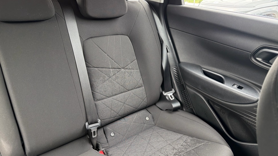 Hyundai BAYON 1.0 TGDi 48V MHEV SE Connect 5dr Petrol Hatchback - Image 38