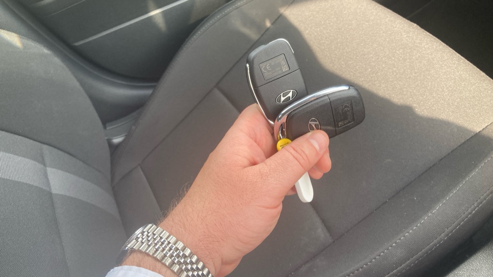 Hyundai i20 1.0T GDi Advance 5dr DCT Petrol Hatchback - Image 20
