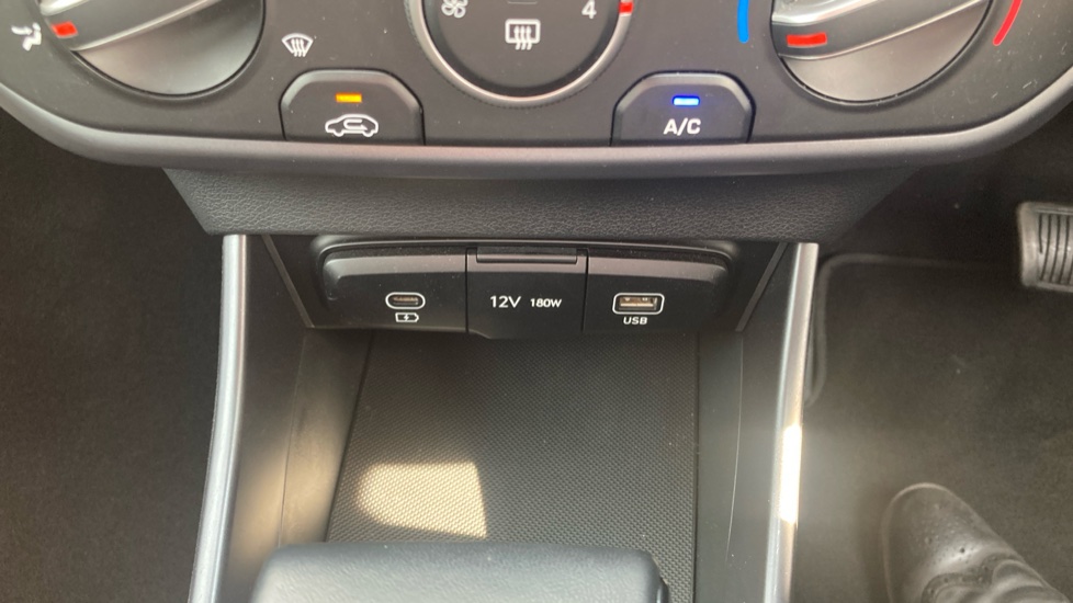 Hyundai i20 1.0T GDi Advance 5dr DCT Petrol Hatchback - Image 29