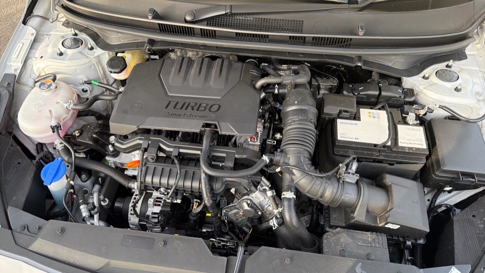 Hyundai i20 1.0T GDi Advance [Nav] 5dr DCT Petrol Hatchback - Image 8