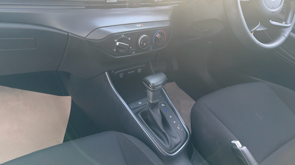 Hyundai i20 1.0T GDi Advance [Nav] 5dr DCT Petrol Hatchback - Image 13