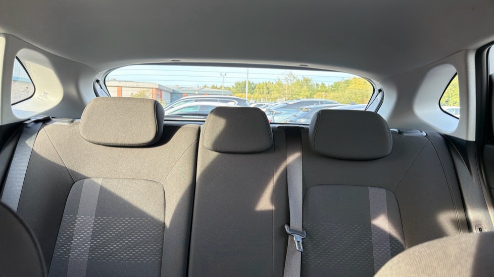 Hyundai i20 1.0T GDi Advance [Nav] 5dr DCT Petrol Hatchback - Image 15