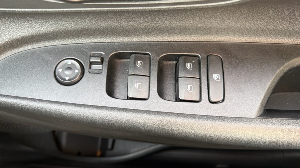 Hyundai i20 1.0T GDi Advance [Nav] 5dr DCT Petrol Hatchback - Image 26
