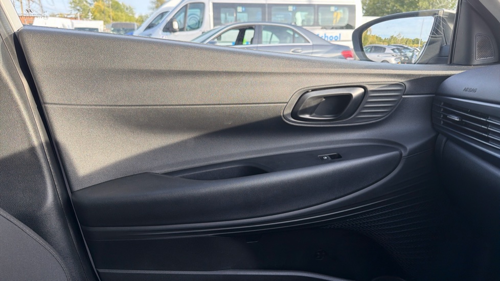 Hyundai i20 1.0T GDi Advance [Nav] 5dr DCT Petrol Hatchback - Image 33