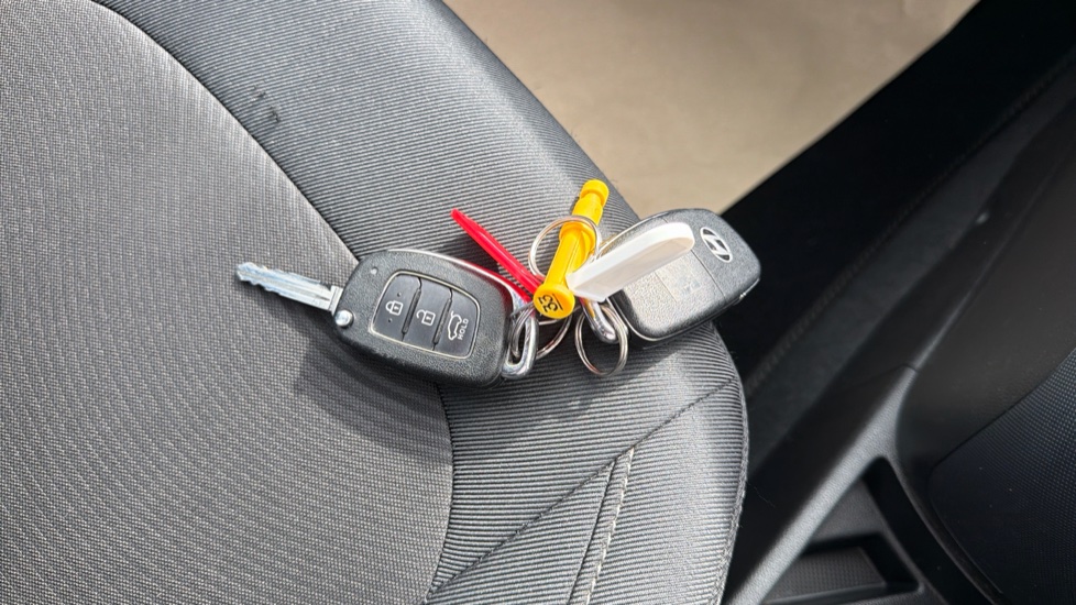 Hyundai i10 1.2 SE 5dr Auto Petrol Hatchback - Image 20