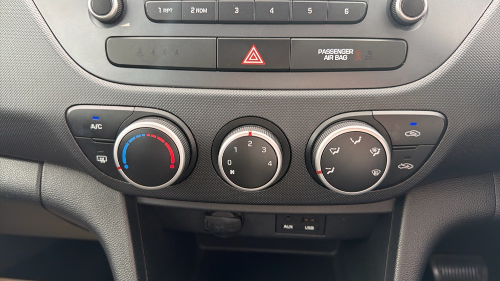 Hyundai i10 1.2 SE 5dr Auto Petrol Hatchback - Image 30