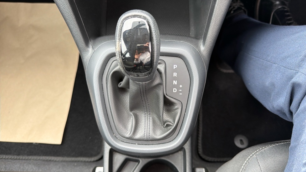 Hyundai i10 1.2 SE 5dr Auto Petrol Hatchback - Image 32