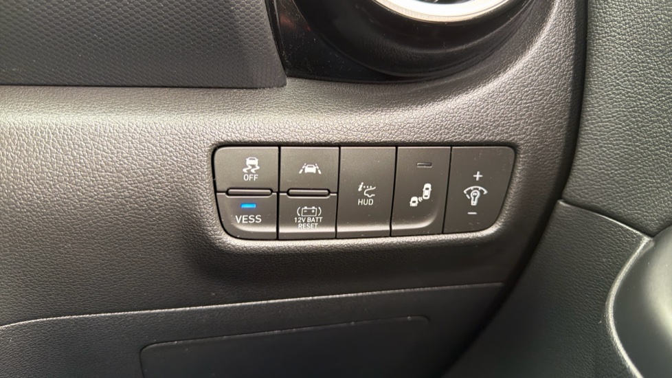 Hyundai KONA 1.6 GDi Hybrid Premium SE 5dr DCT Hybrid Hatchback - Image 25
