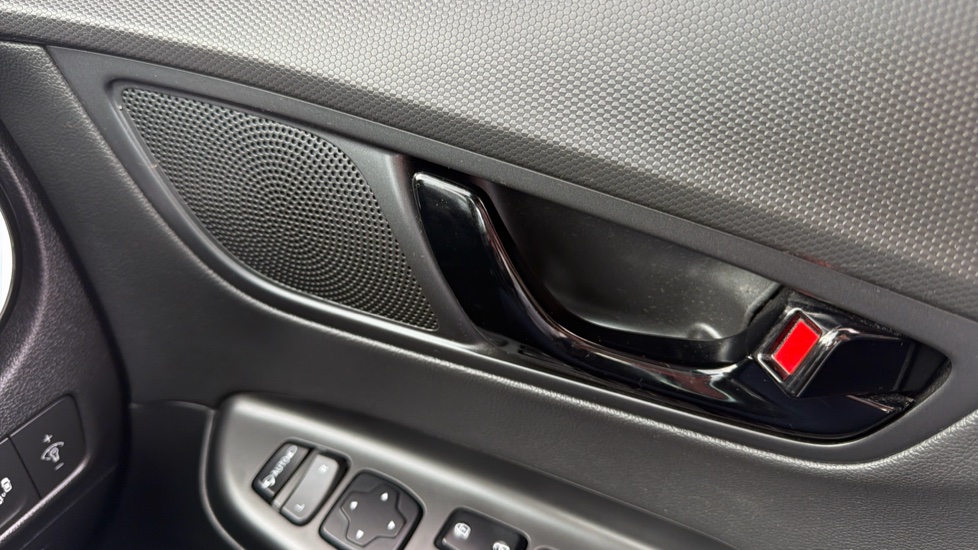 Hyundai KONA 1.6 GDi Hybrid Premium SE 5dr DCT Hybrid Hatchback - Image 27
