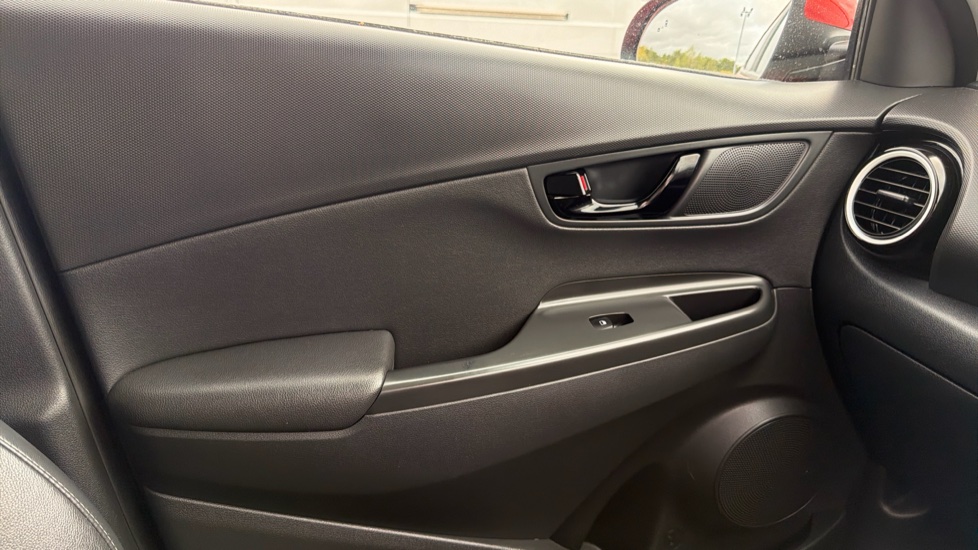 Hyundai KONA 1.6 GDi Hybrid Premium SE 5dr DCT Hybrid Hatchback - Image 30