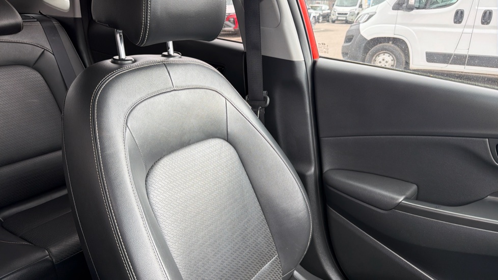Hyundai KONA 1.6 GDi Hybrid Premium SE 5dr DCT Hybrid Hatchback - Image 40