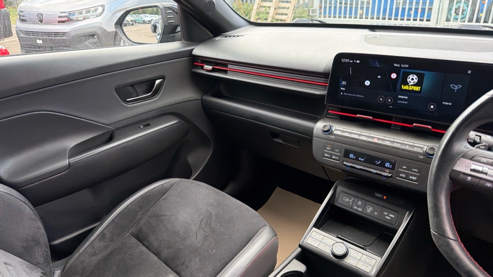 Hyundai KONA 1.6 GDi Hybrid N Line S 5dr DCT Hybrid Hatchback - Image 14