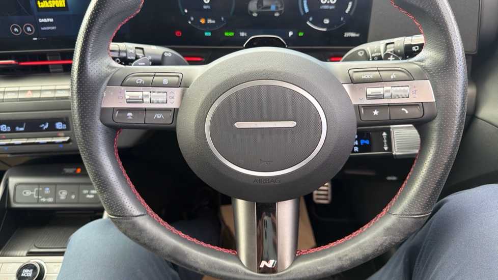 Hyundai KONA 1.6 GDi Hybrid N Line S 5dr DCT Hybrid Hatchback - Image 23