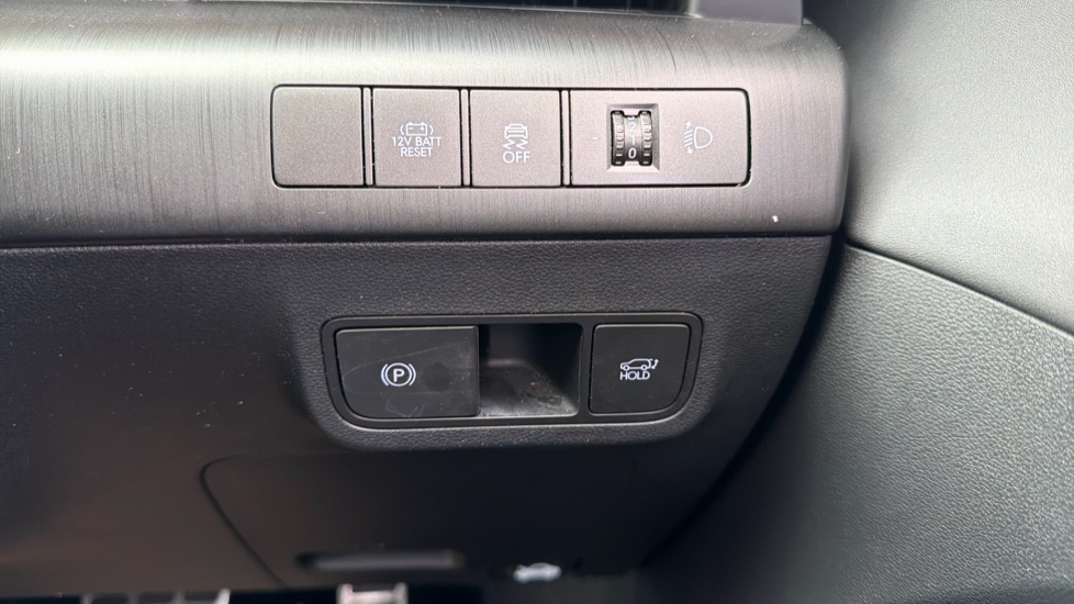 Hyundai KONA 1.6 GDi Hybrid N Line S 5dr DCT Hybrid Hatchback - Image 27