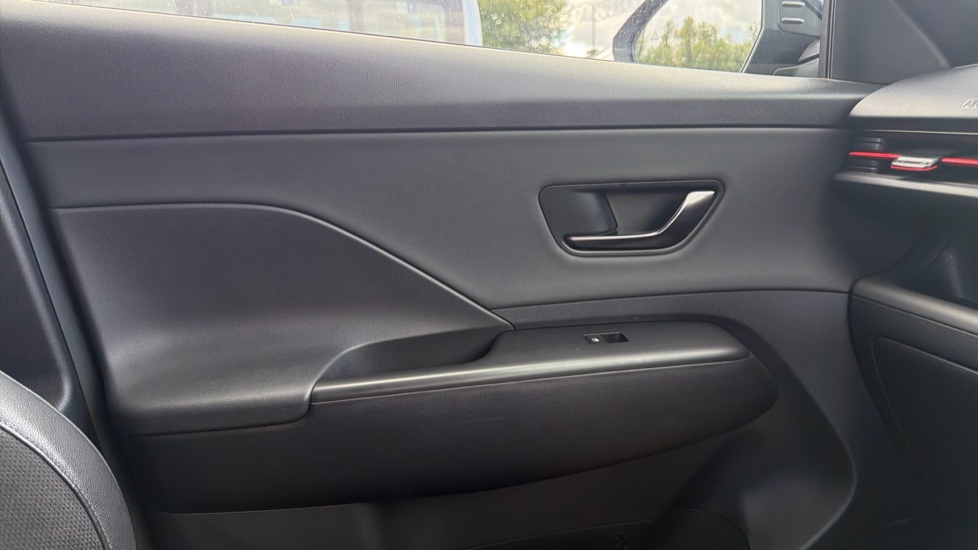 Hyundai KONA 1.6 GDi Hybrid N Line S 5dr DCT Hybrid Hatchback - Image 35