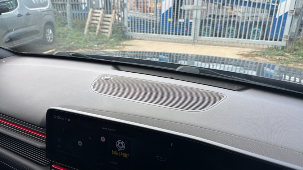 Hyundai KONA 1.6 GDi Hybrid N Line S 5dr DCT Hybrid Hatchback - Image 41