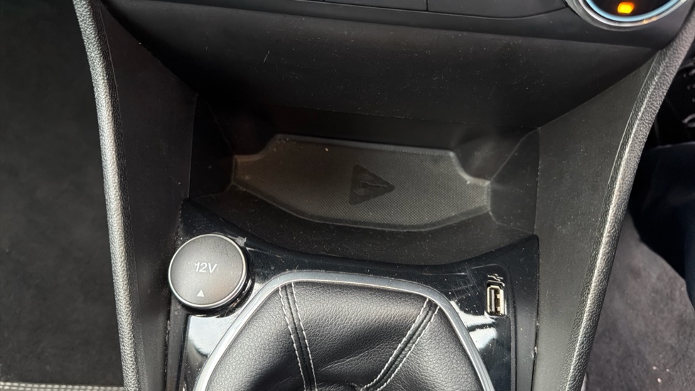 Ford Fiesta 1.0 EcoBoost Titanium 5dr Petrol Hatchback - Image 32