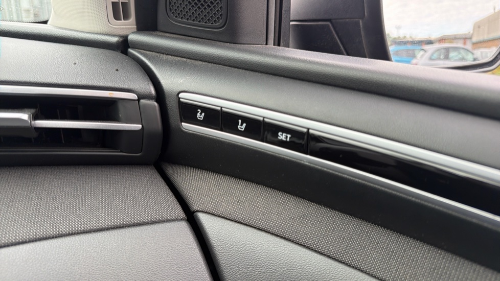 Hyundai TUCSON 1.6 TGDi Ultimate 5dr 2WD Petrol Estate - Image 27