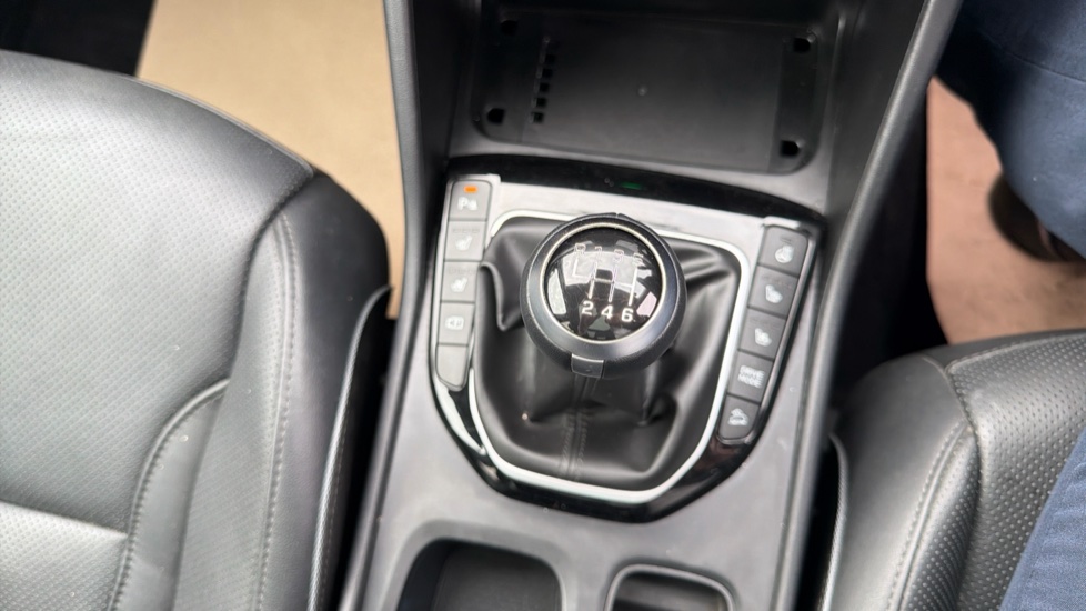 Hyundai TUCSON 1.6 TGDi Ultimate 5dr 2WD Petrol Estate - Image 40