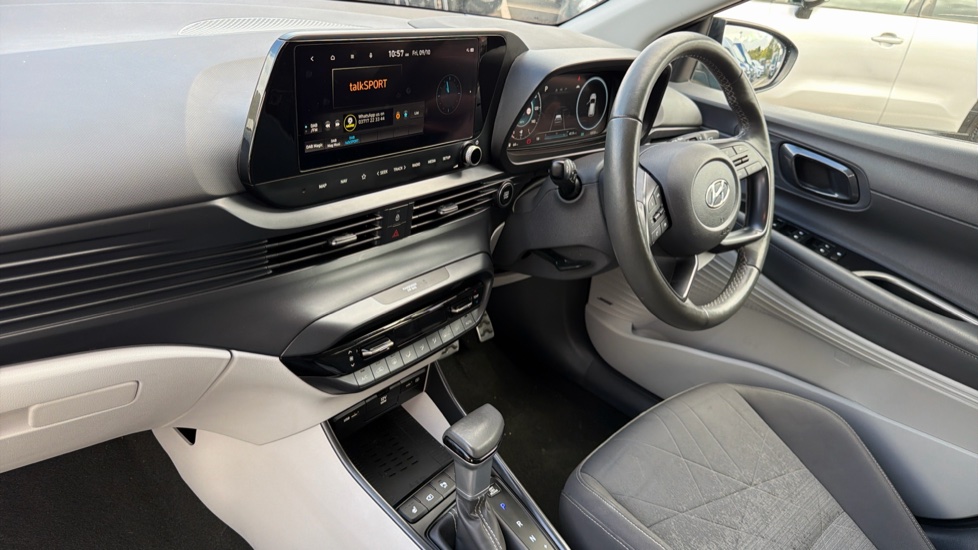 Hyundai BAYON 1.0 TGDi 48V MHEV Ultimate 5dr DCT Petrol Hatchback - Image 9