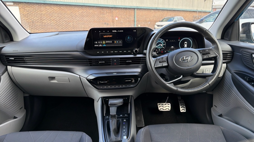 Hyundai BAYON 1.0 TGDi 48V MHEV Ultimate 5dr DCT Petrol Hatchback - Image 10