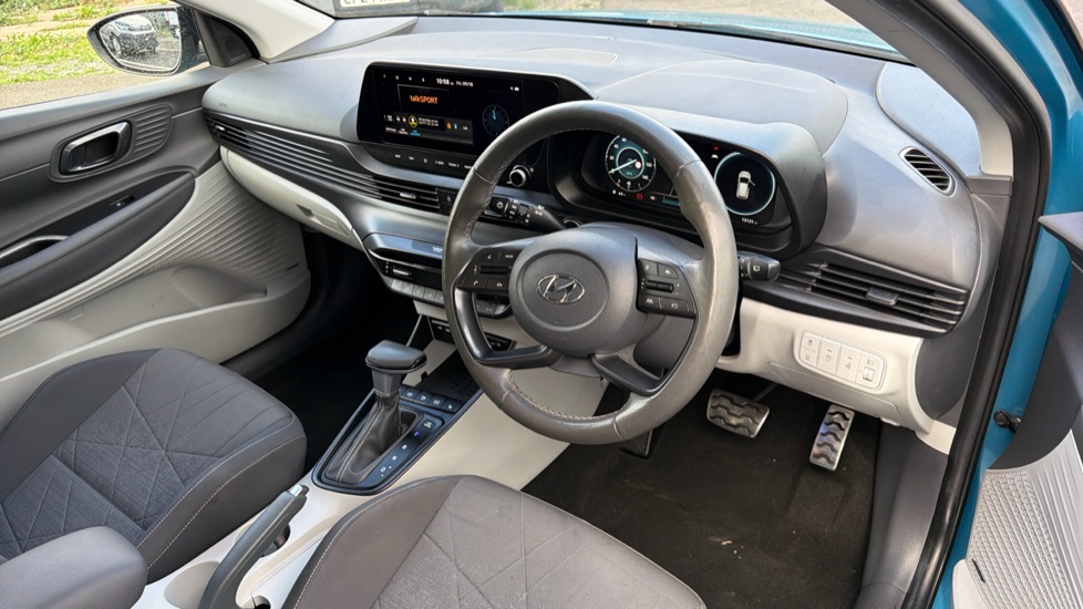 Hyundai BAYON 1.0 TGDi 48V MHEV Ultimate 5dr DCT Petrol Hatchback - Image 11