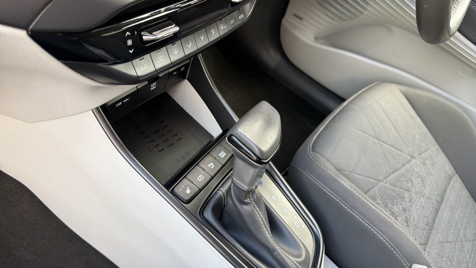 Hyundai BAYON 1.0 TGDi 48V MHEV Ultimate 5dr DCT Petrol Hatchback - Image 13