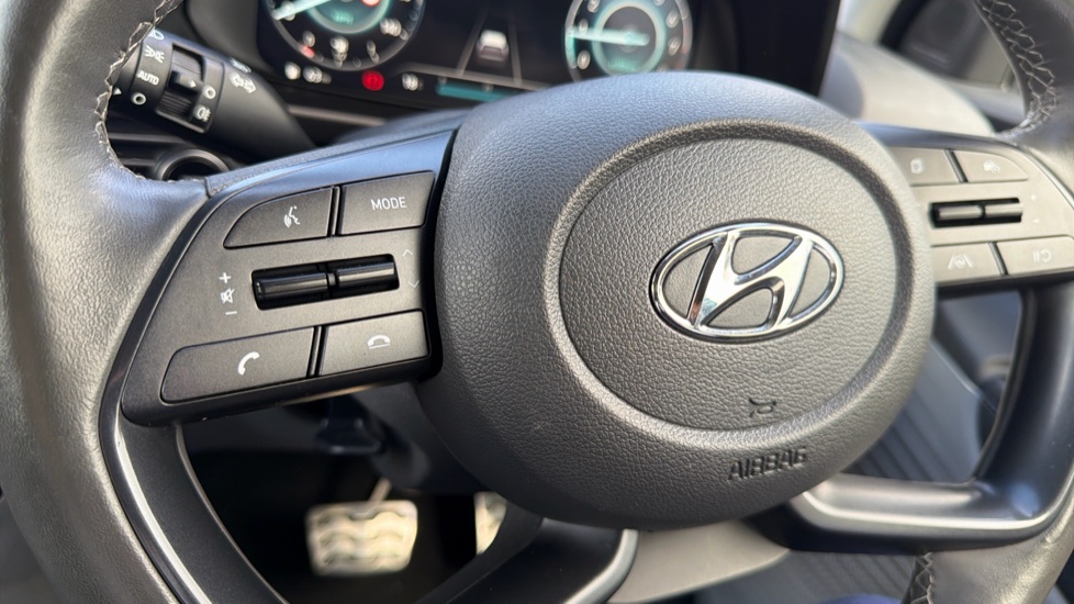 Hyundai BAYON 1.0 TGDi 48V MHEV Ultimate 5dr DCT Petrol Hatchback - Image 24