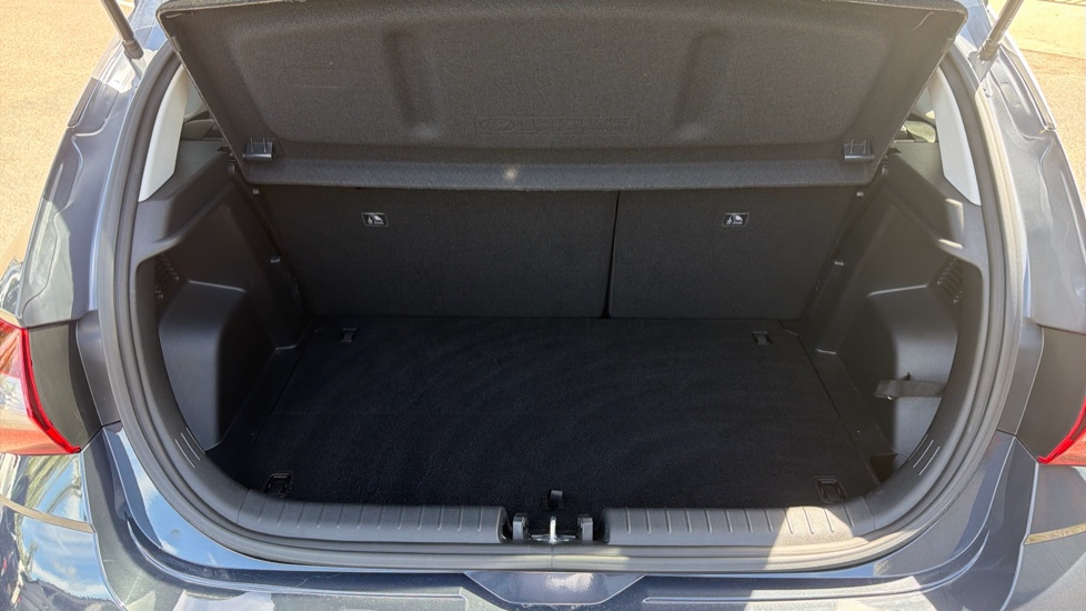 Hyundai i20 1.0T GDi Premium 5dr DCT Petrol Hatchback - Image 4