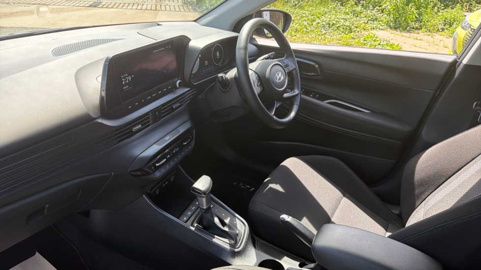 Hyundai i20 1.0T GDi Premium 5dr DCT Petrol Hatchback - Image 9