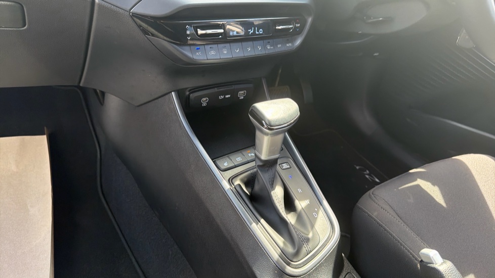 Hyundai i20 1.0T GDi Premium 5dr DCT Petrol Hatchback - Image 13