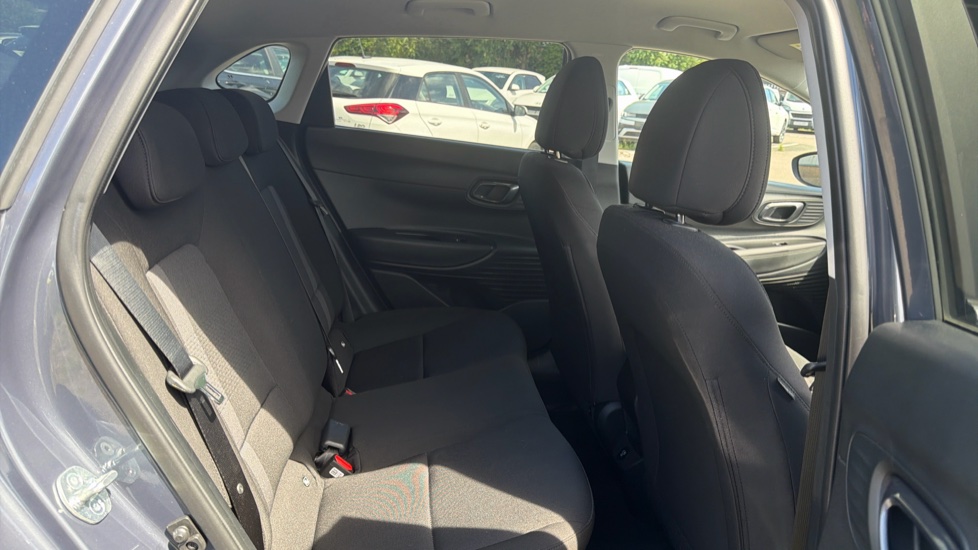 Hyundai i20 1.0T GDi Premium 5dr DCT Petrol Hatchback - Image 16