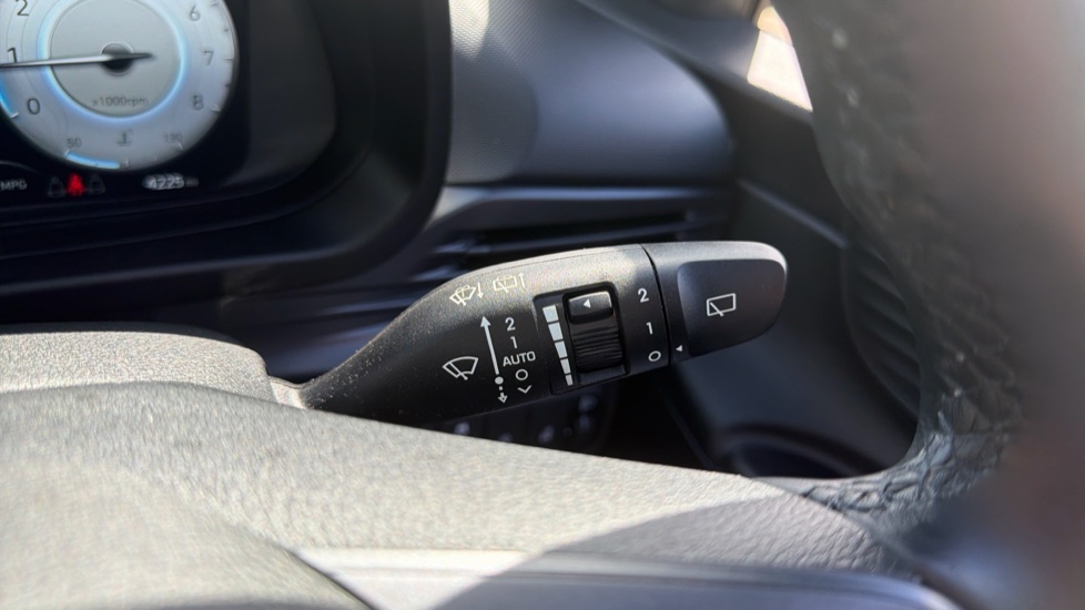 Hyundai i20 1.0T GDi Premium 5dr DCT Petrol Hatchback - Image 23