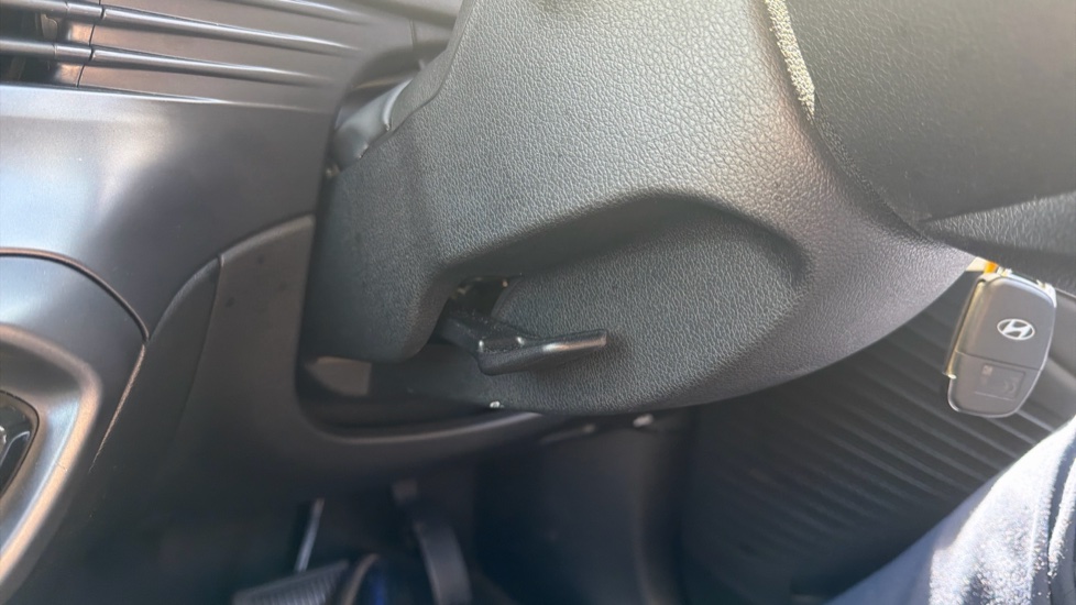 Hyundai i20 1.0T GDi Premium 5dr DCT Petrol Hatchback - Image 45
