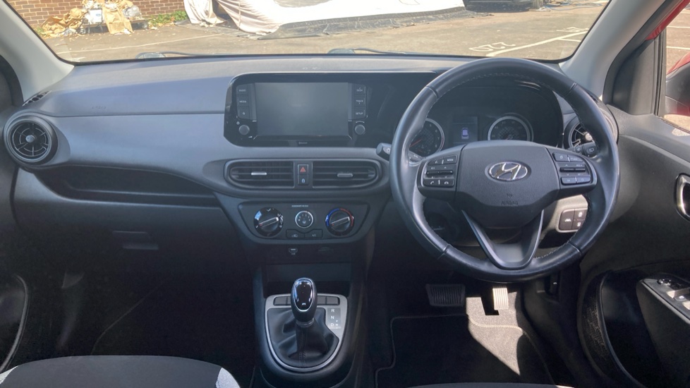 Hyundai i10 1.0 MPi SE Connect 5dr Auto Petrol Hatchback - Image 10