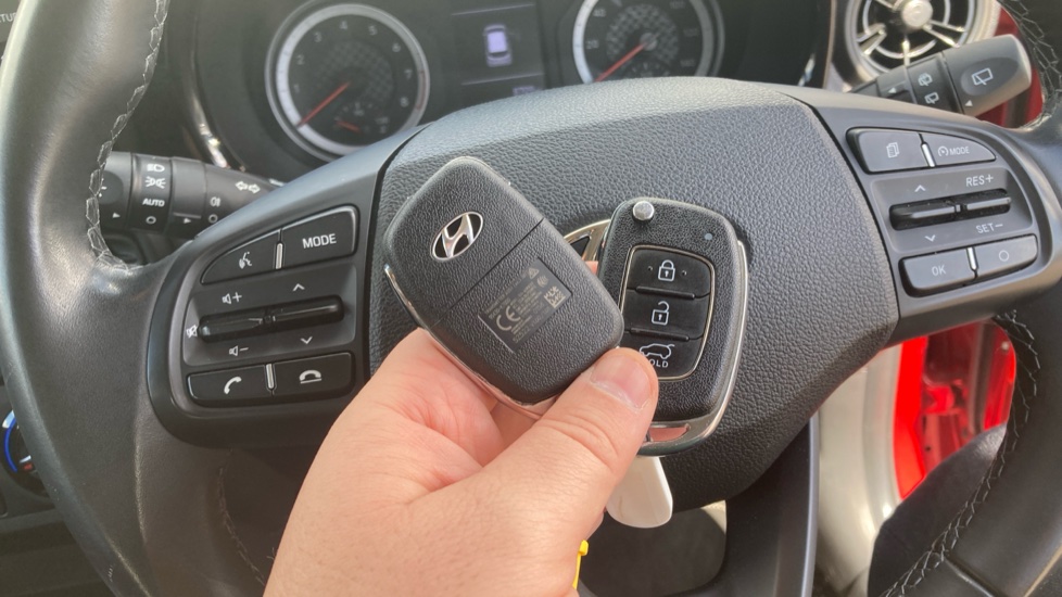 Hyundai i10 1.0 MPi SE Connect 5dr Auto Petrol Hatchback - Image 20