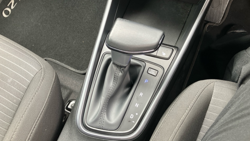 Hyundai i20 1.0T GDi 48V MHD Premium 5dr DCT Petrol Hatchback - Image 13
