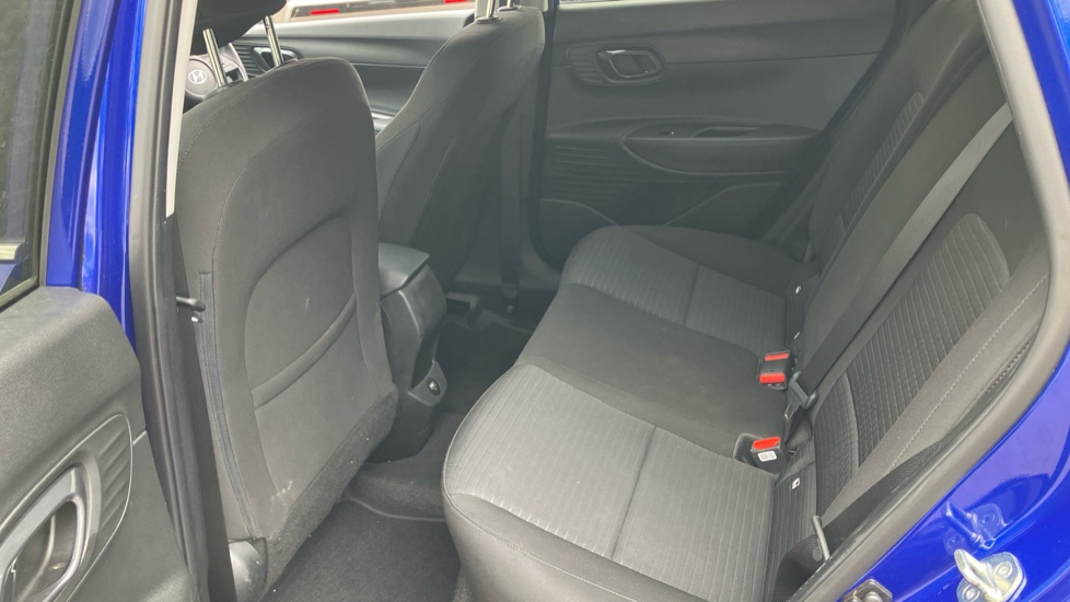 Hyundai i20 1.0T GDi 48V MHD Premium 5dr DCT Petrol Hatchback - Image 16