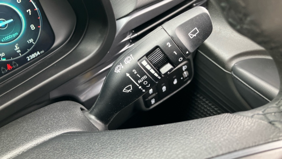 Hyundai i20 1.0T GDi 48V MHD Premium 5dr DCT Petrol Hatchback - Image 36