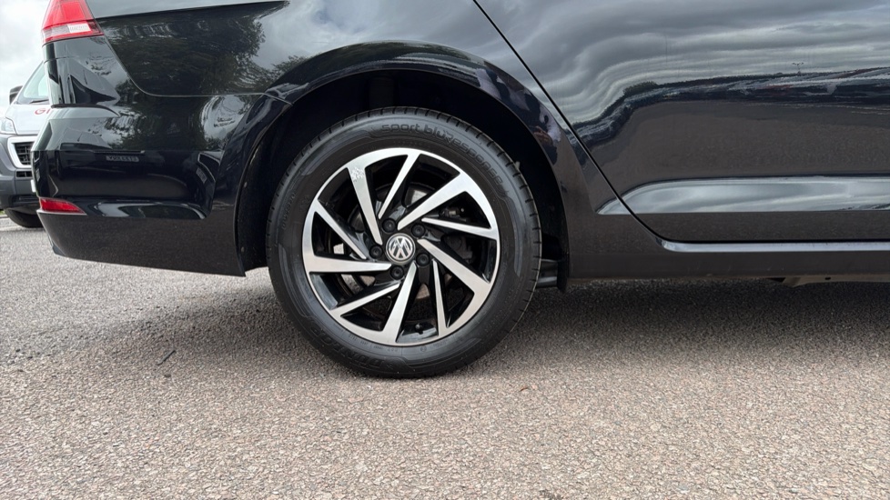 Volkswagen Golf 1.5 TSI EVO 150 Match 5dr Petrol Estate - Image 7
