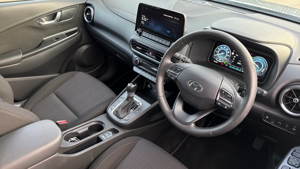Hyundai KONA 1.6 GDi Hybrid Premium 5dr DCT Hybrid Hatchback - Image 11