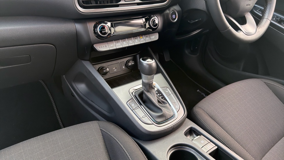 Hyundai KONA 1.6 GDi Hybrid Premium 5dr DCT Hybrid Hatchback - Image 13