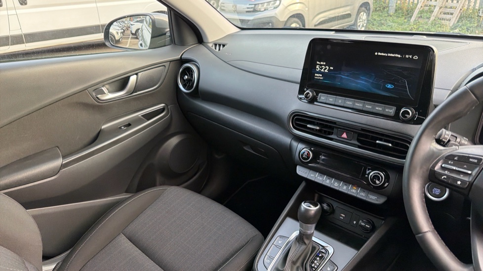 Hyundai KONA 1.6 GDi Hybrid Premium 5dr DCT Hybrid Hatchback - Image 14