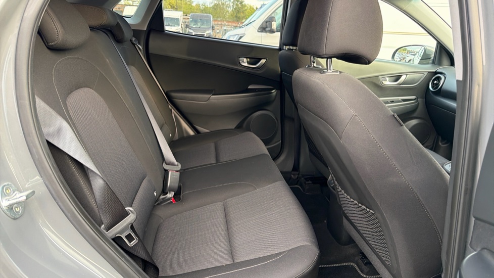 Hyundai KONA 1.6 GDi Hybrid Premium 5dr DCT Hybrid Hatchback - Image 16